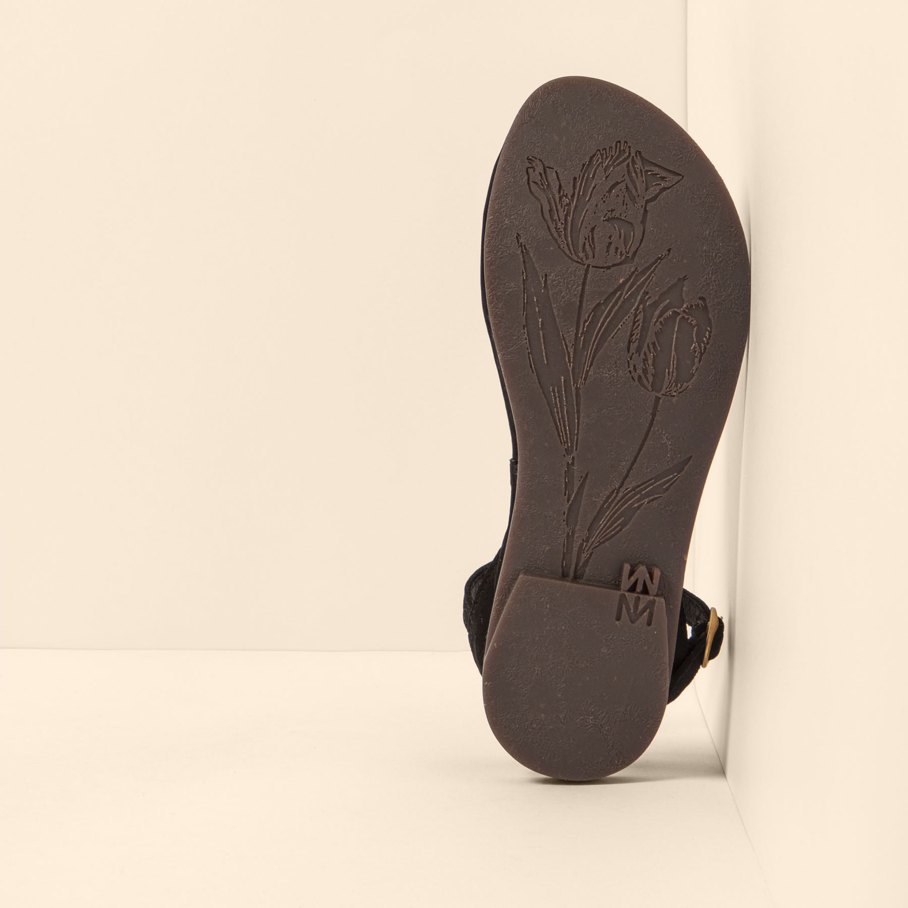 gid://shopify/Product/15700461453644_3