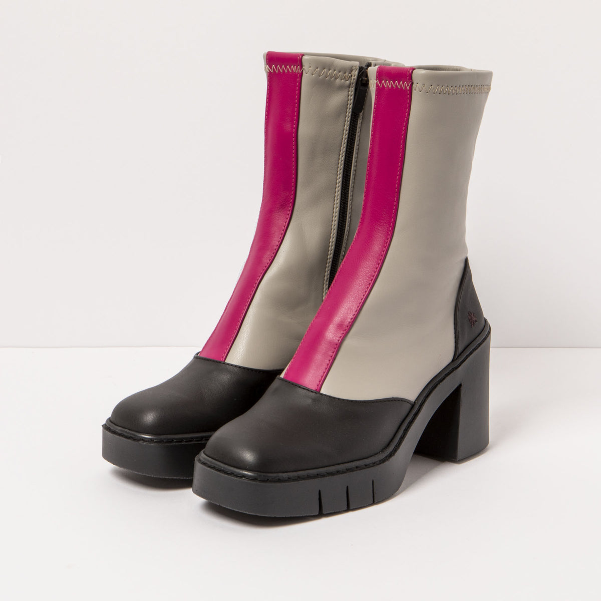 gid://shopify/Product/16171767103820_5