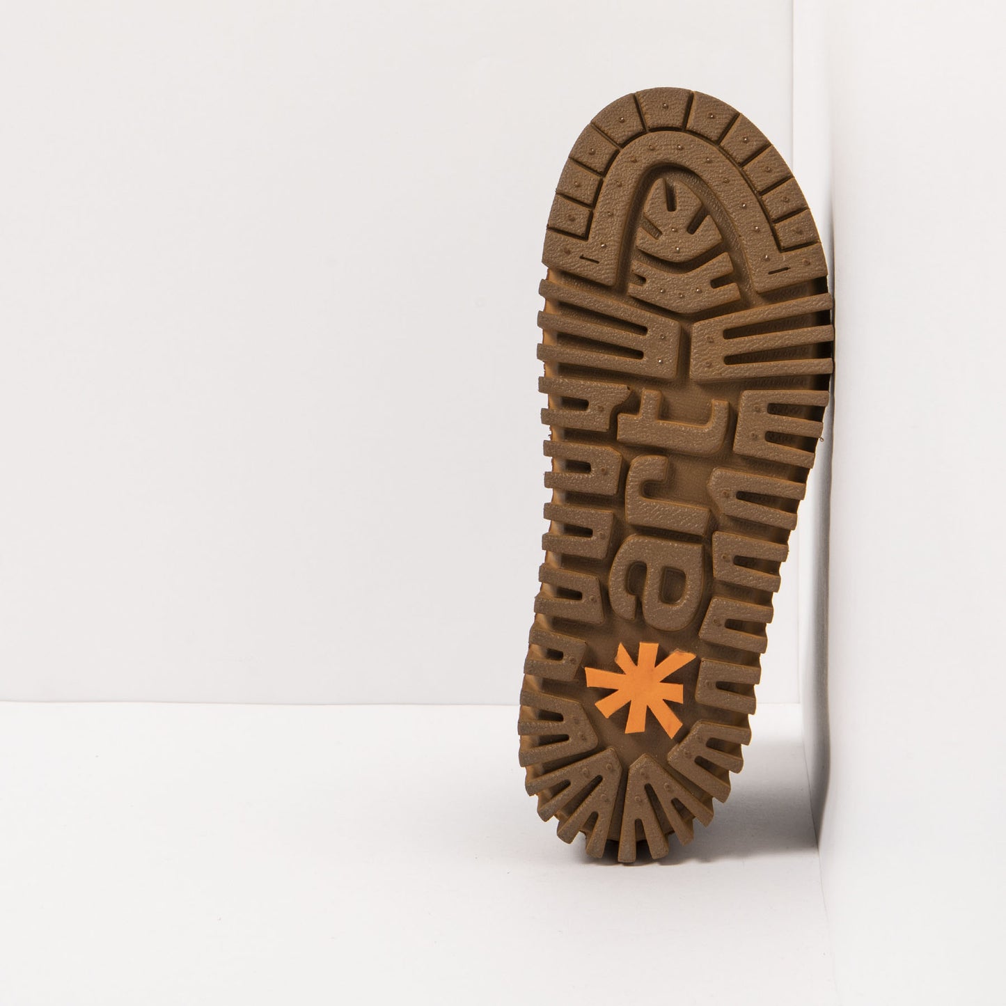 gid://shopify/Product/15785725133132_6