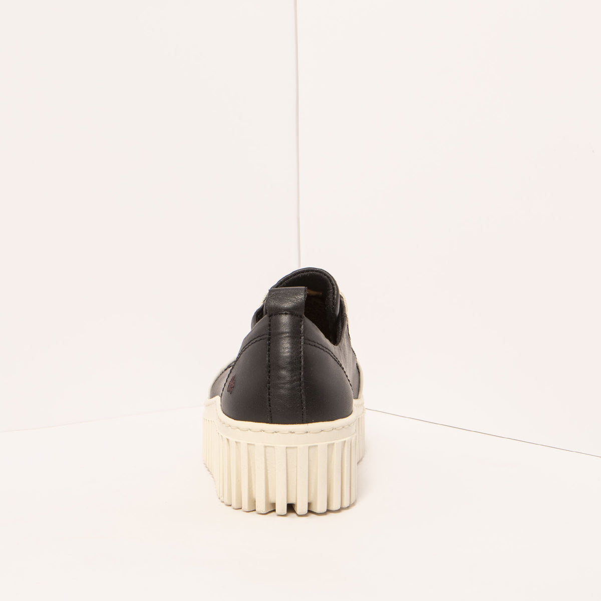 gid://shopify/Product/16171231445324_5