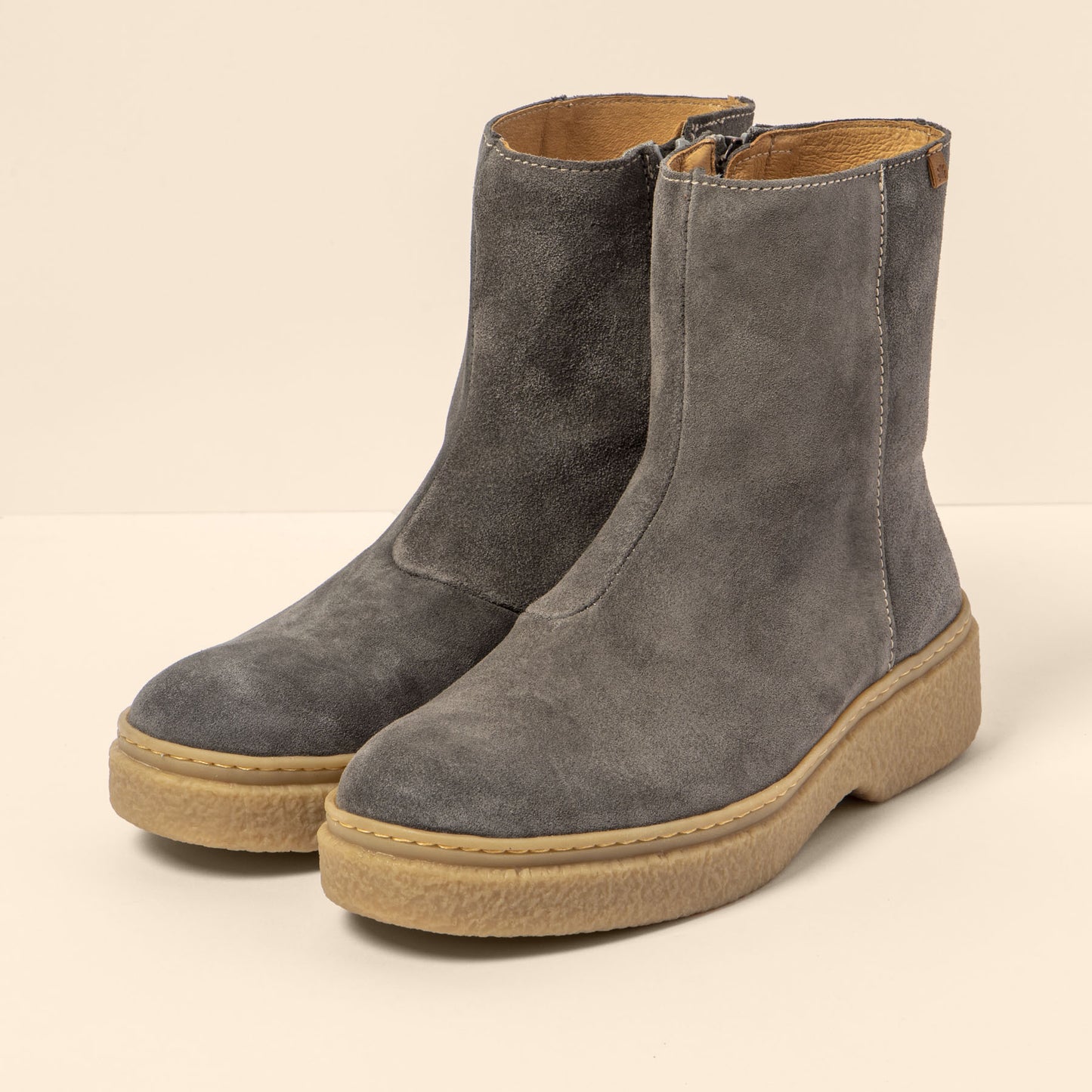 gid://shopify/Product/15700138918220_5