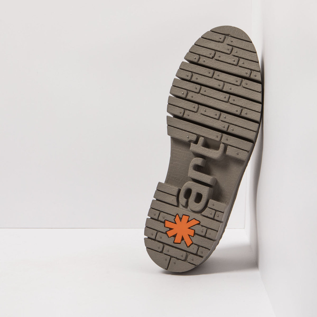 gid://shopify/Product/16171597660492_6
