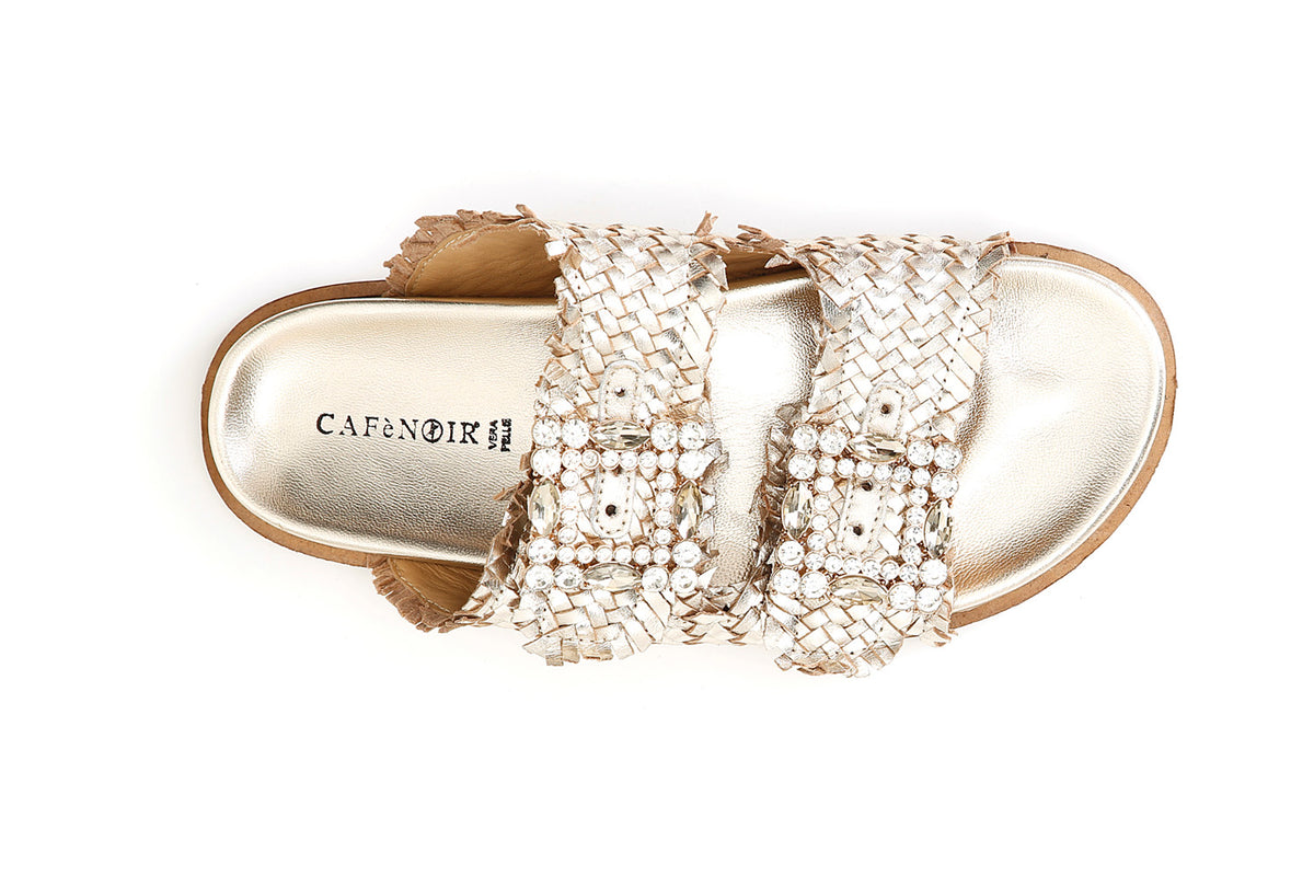 gid://shopify/Product/16121928024396_3