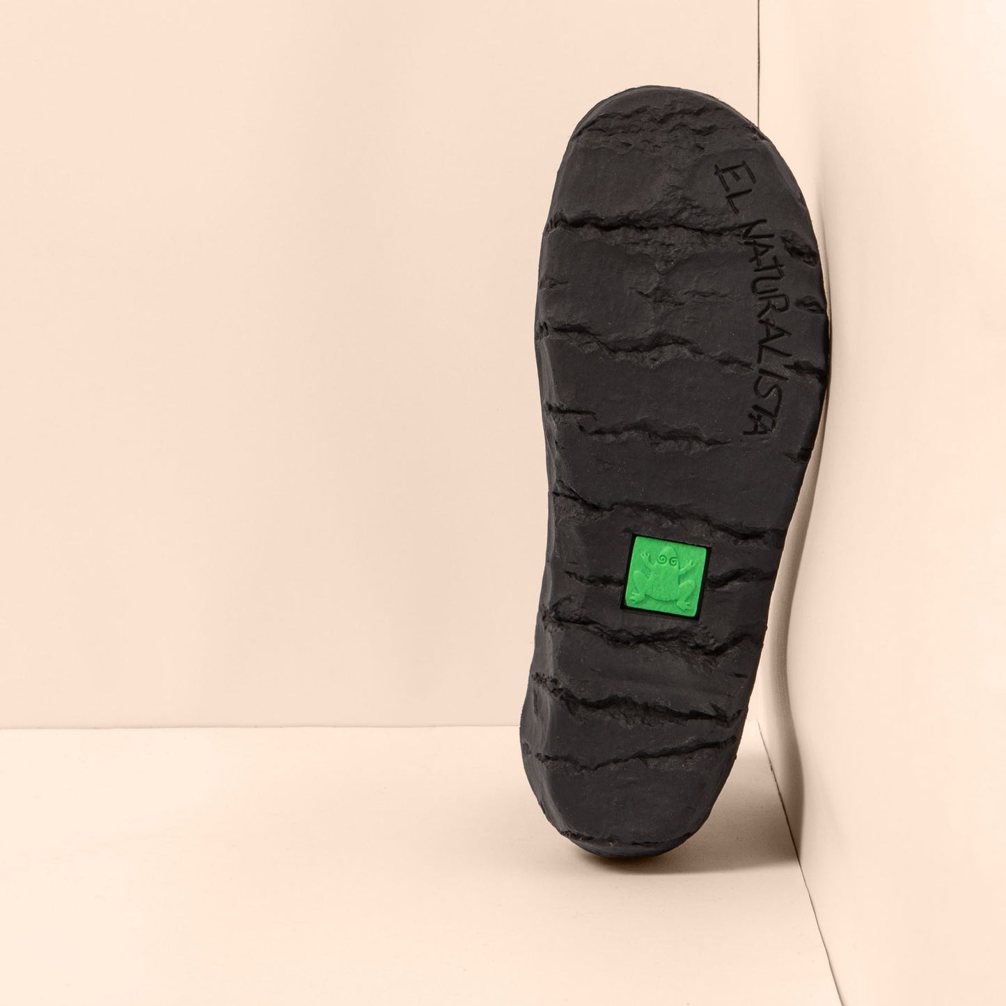 gid://shopify/Product/15700921778508_3