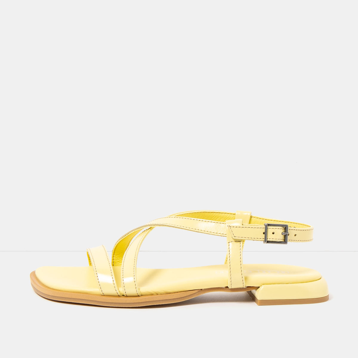 gid://shopify/Product/16173043876172_1