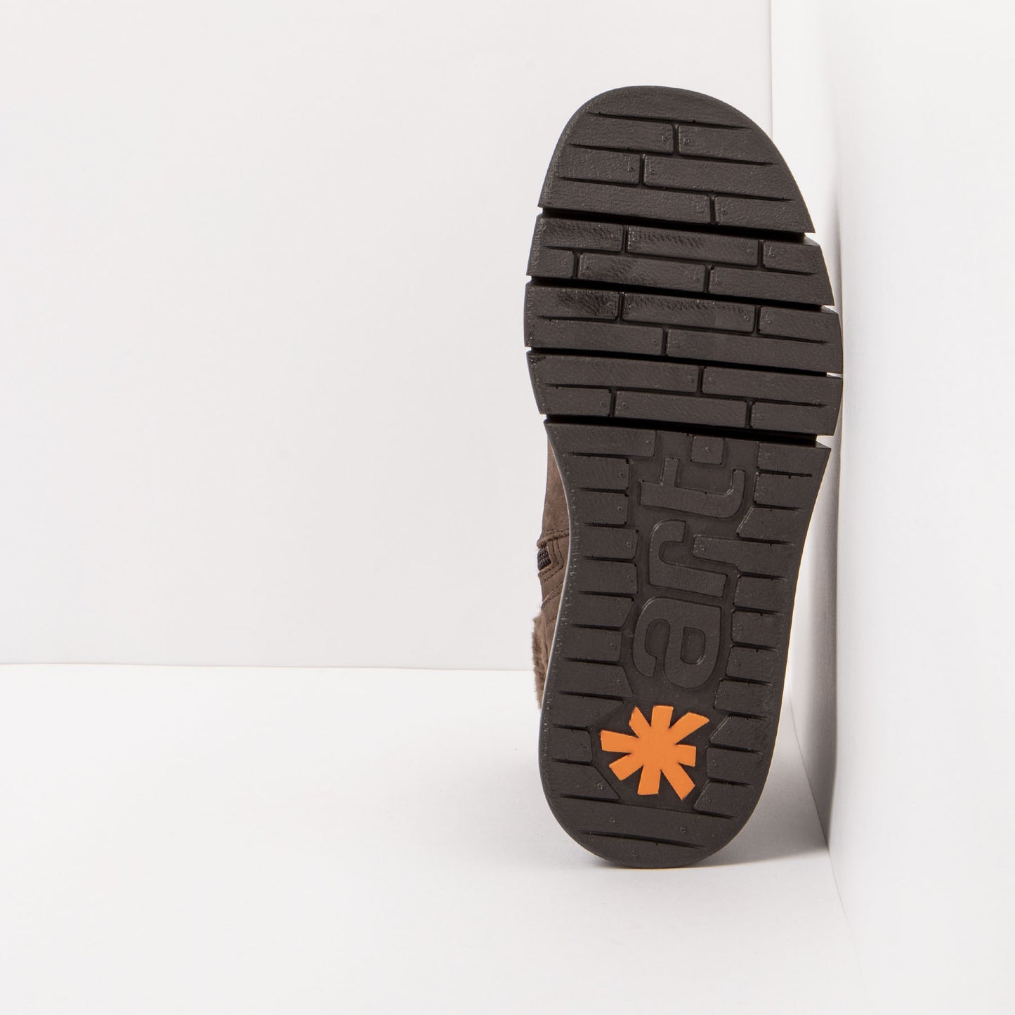 gid://shopify/Product/15785700196684_6