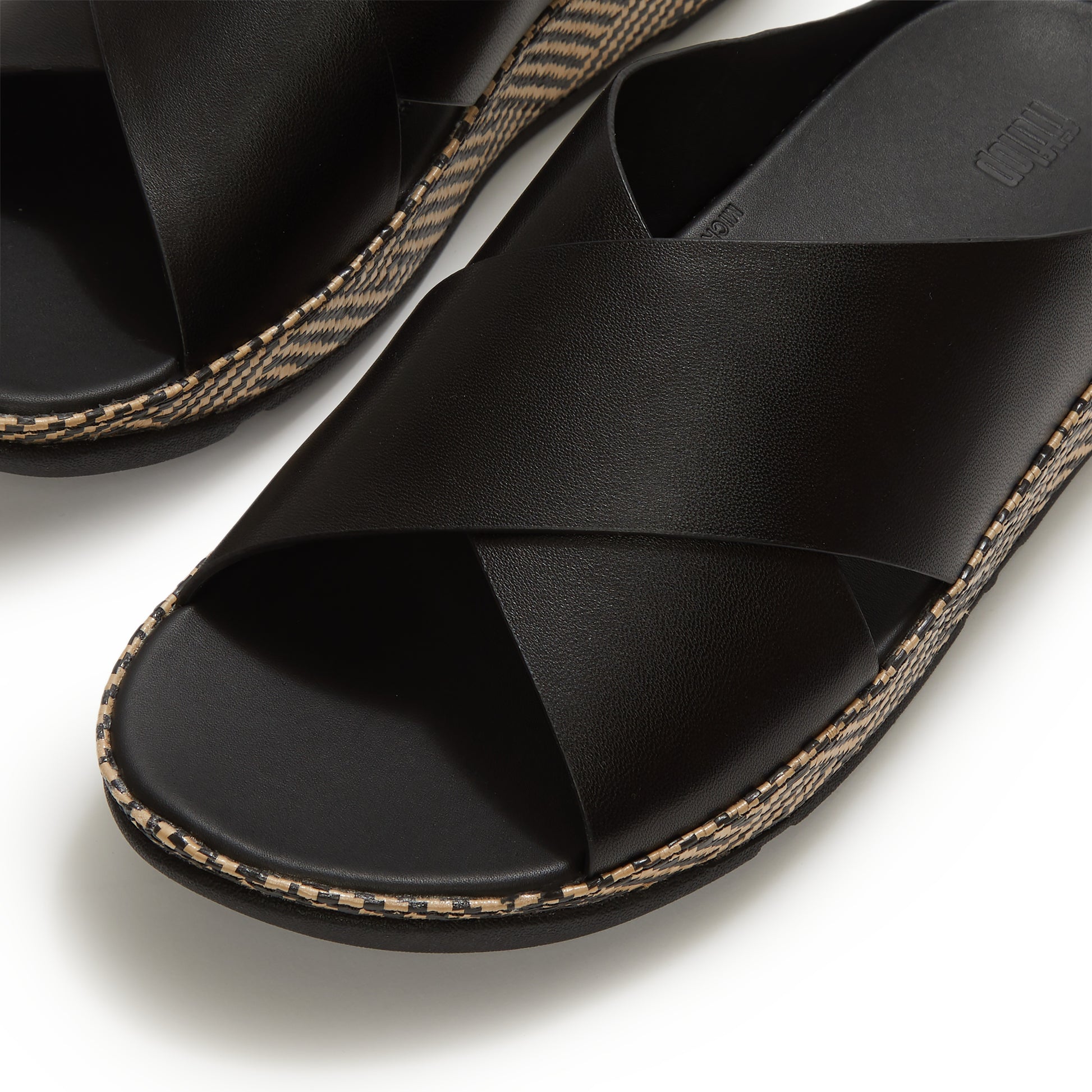 gid://shopify/Product/15939499491660_4