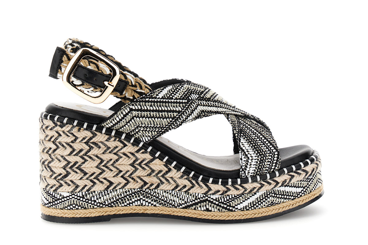 gid://shopify/Product/16122343162188_58876269822284