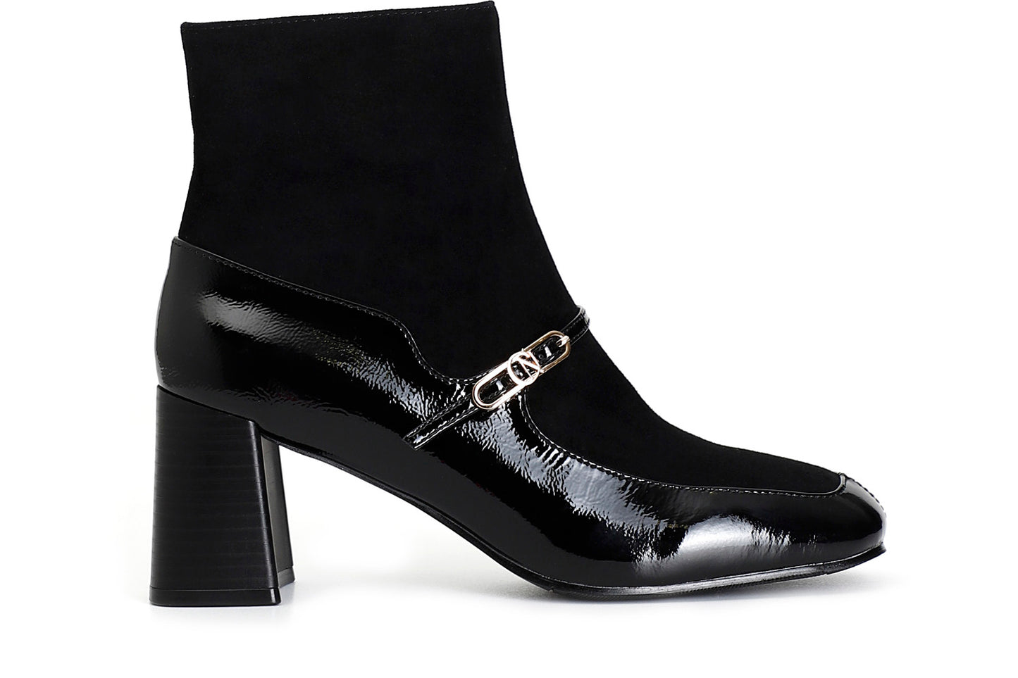 gid://shopify/Product/16035522085196_58579382337868