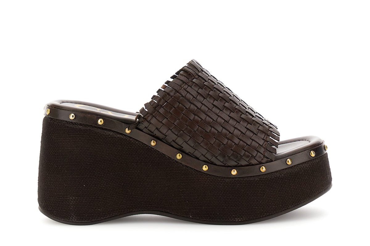 gid://shopify/Product/16122351649100_58876290466124