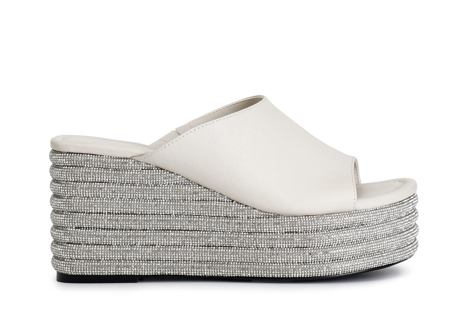 gid://shopify/Product/15782988218700_57661745463628