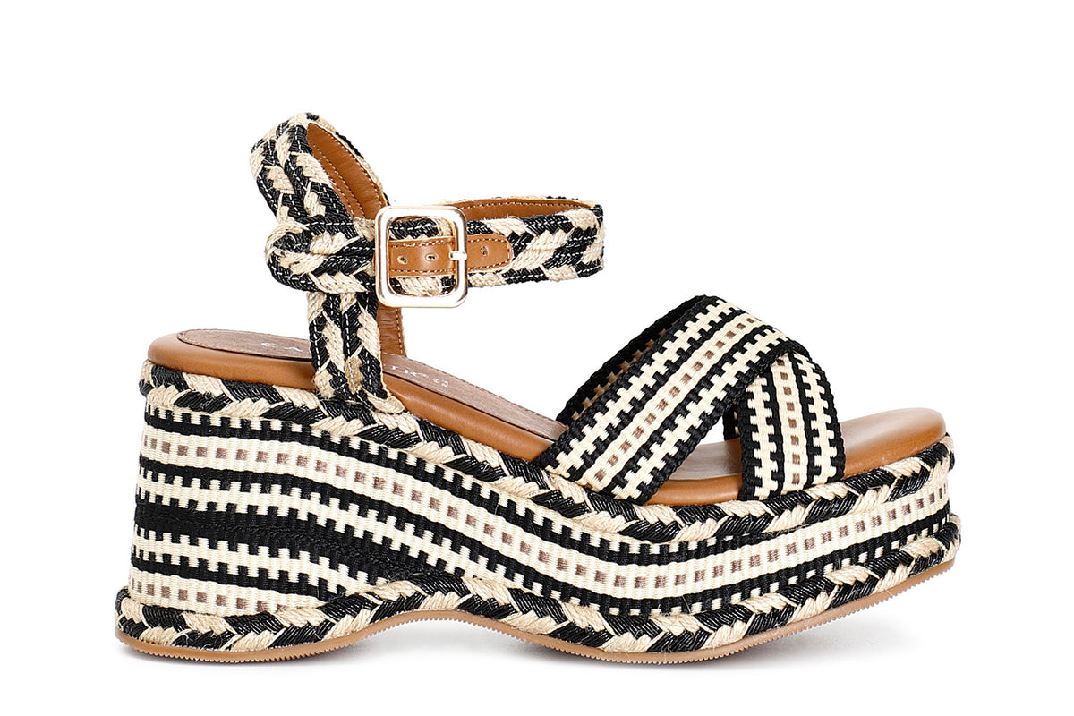 gid://shopify/Product/16121868386636_58873568133452