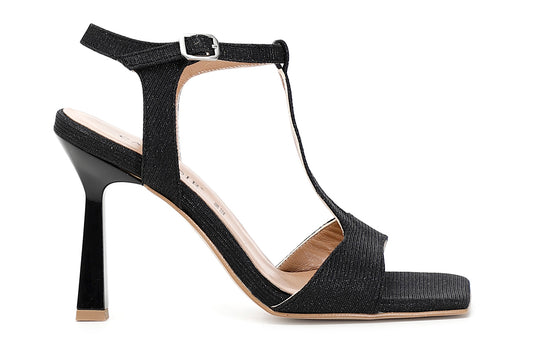 gid://shopify/Product/15782642745676_1