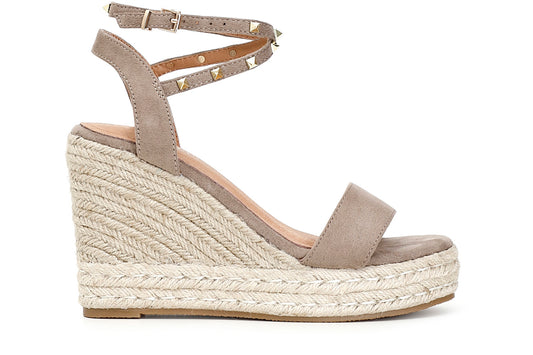 gid://shopify/Product/15782663586124_57659109474636