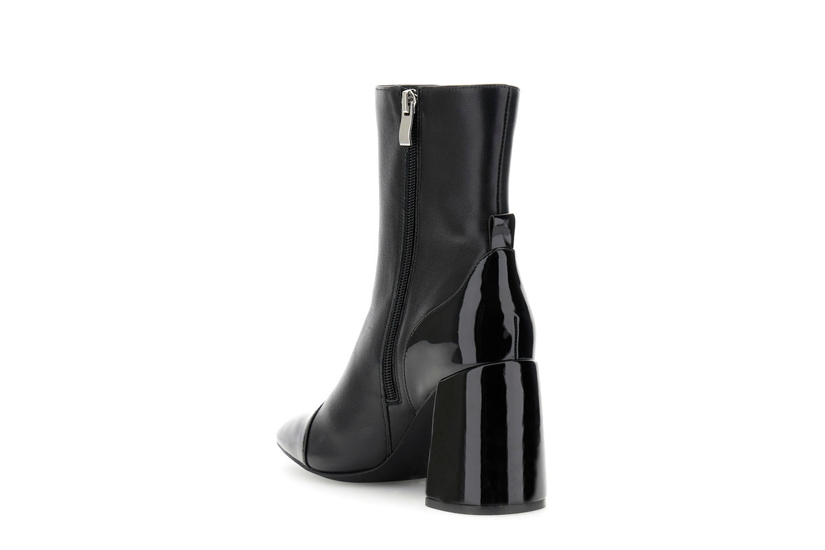 gid://shopify/Product/16122186662220_2