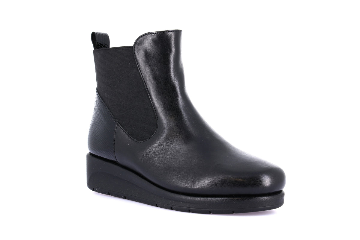 gid://shopify/Product/16106895769932_58822165496140