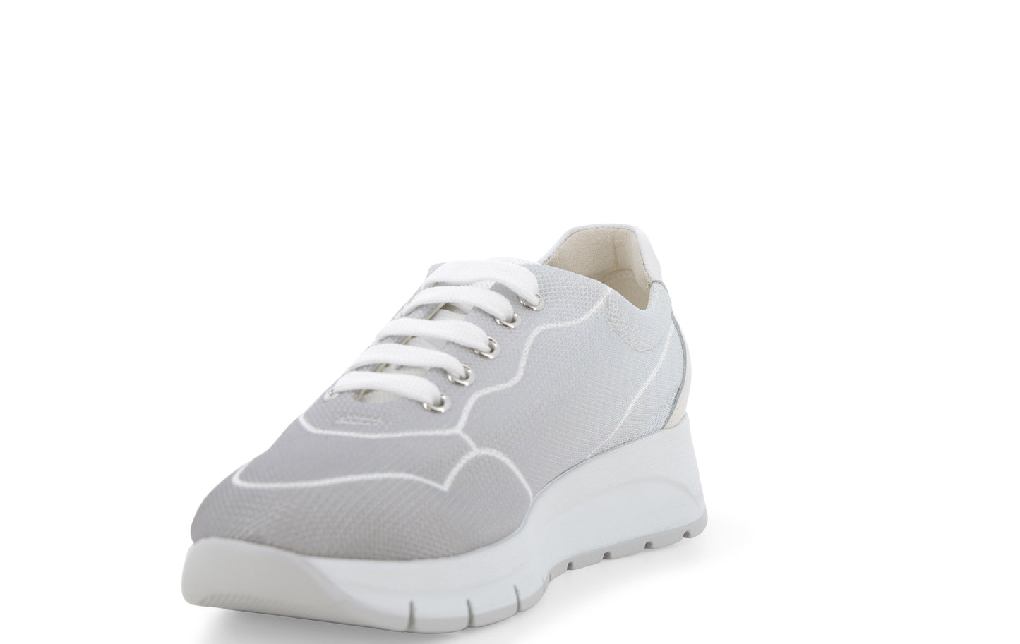 gid://shopify/Product/15686359613772_3