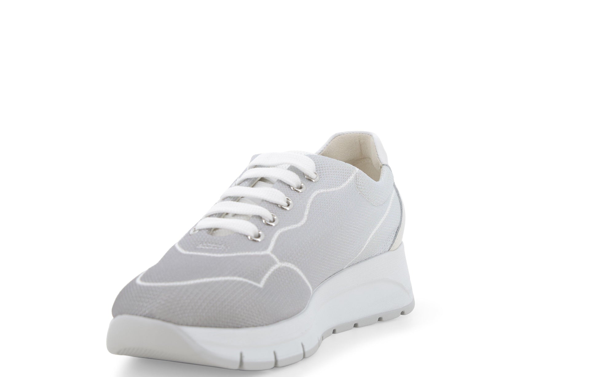 gid://shopify/Product/15686359613772_3