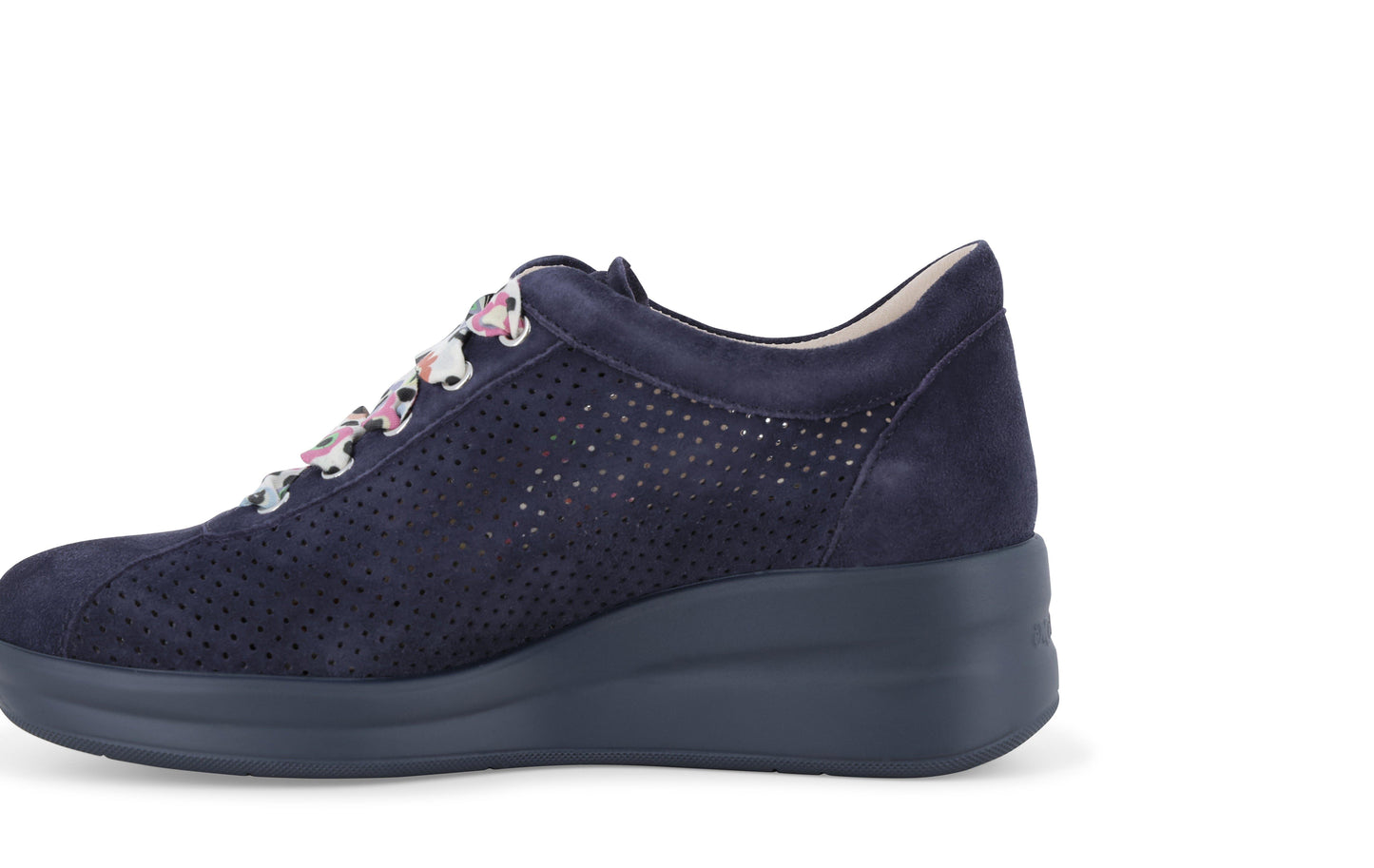 gid://shopify/Product/15686362005836_4