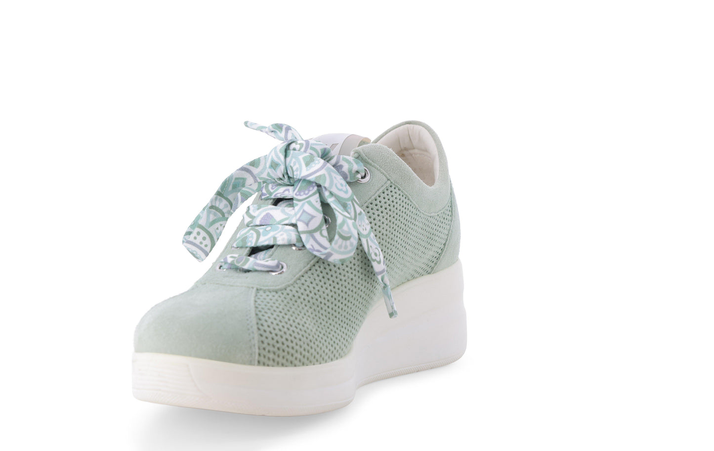 gid://shopify/Product/15761227088204_3