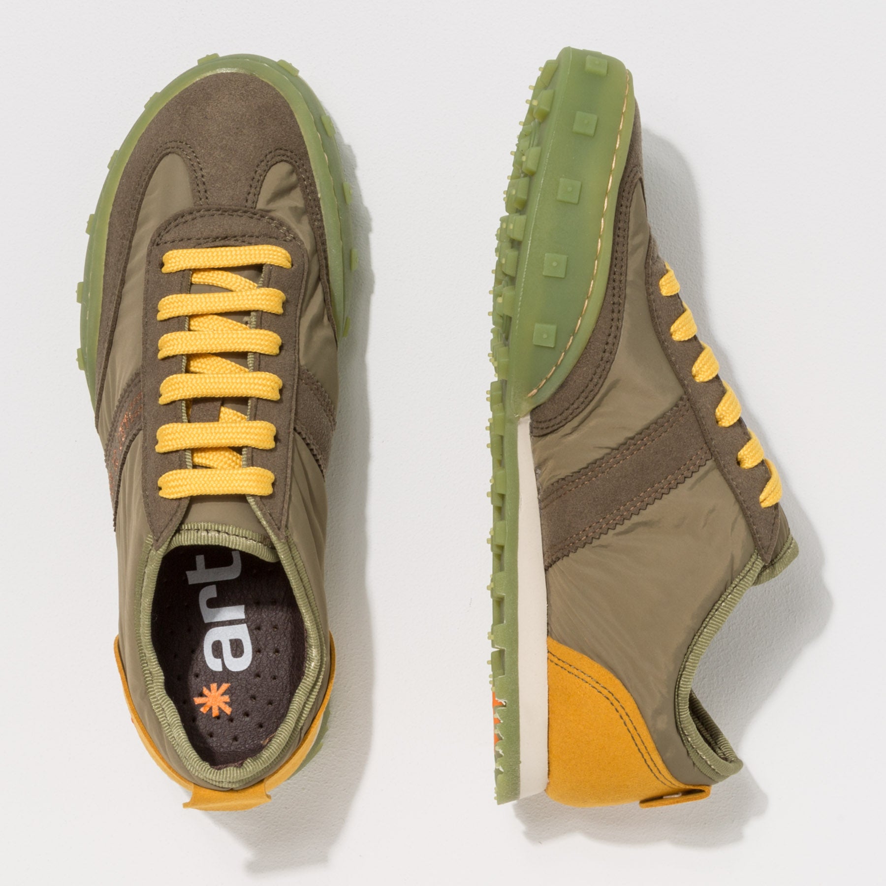 gid://shopify/Product/15785676472652_7
