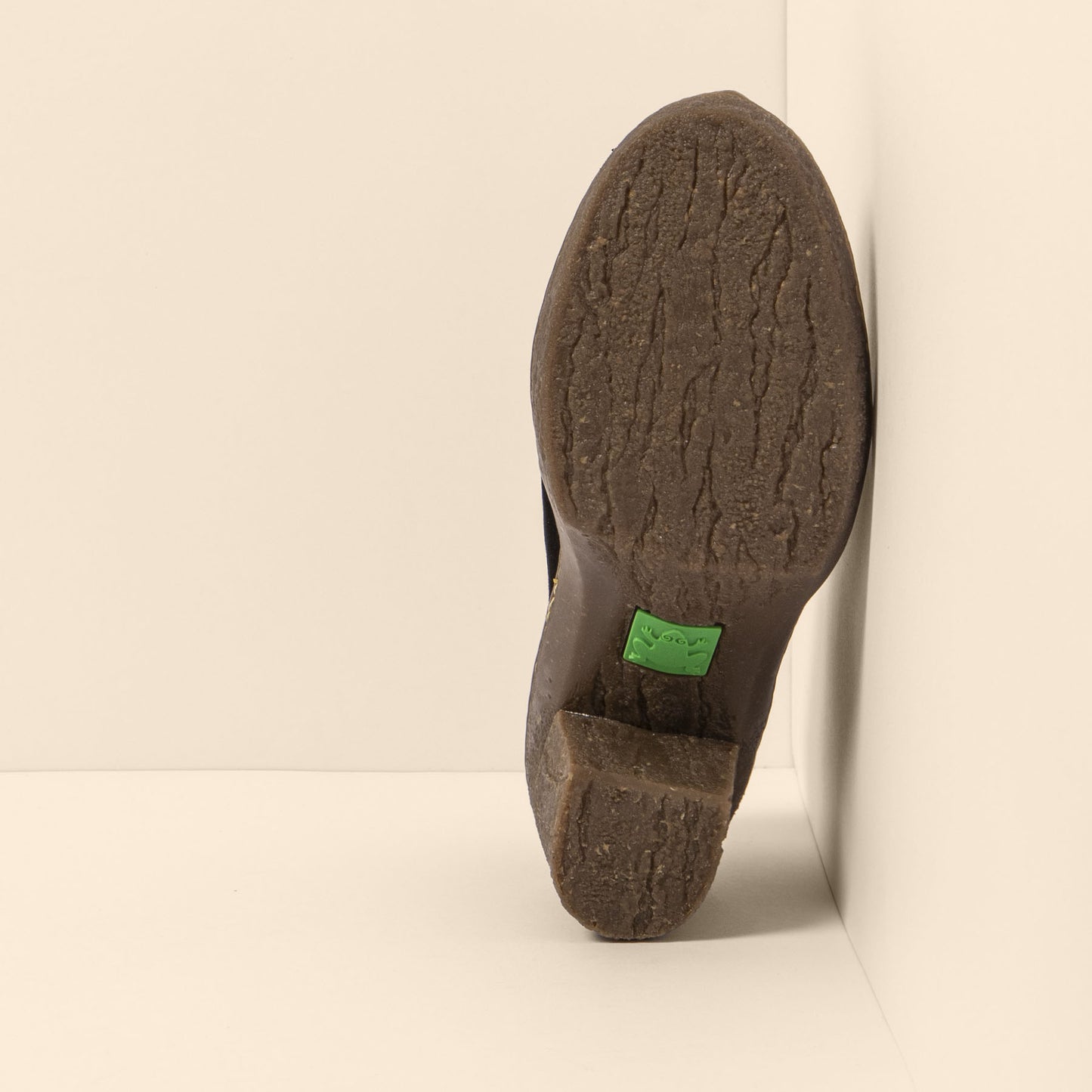 gid://shopify/Product/15699965575500_3