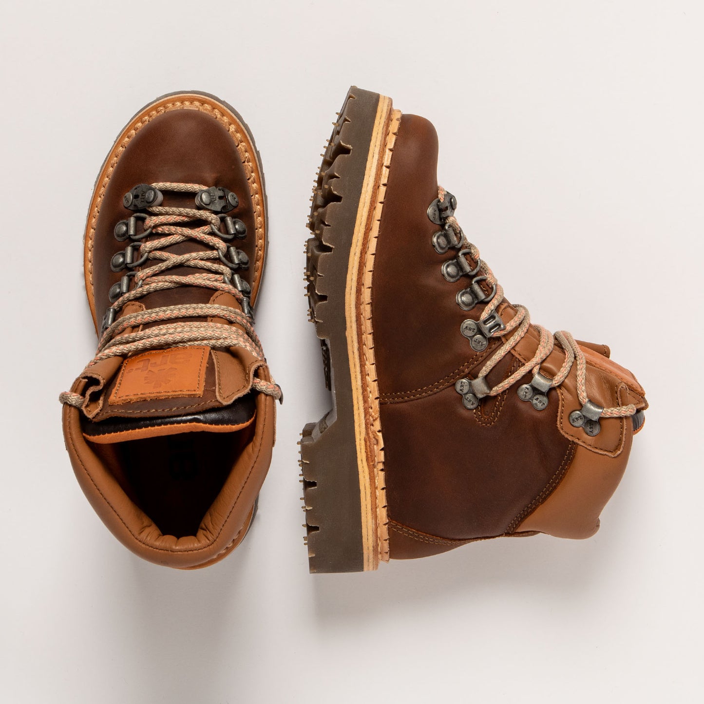 gid://shopify/Product/15693666746700_4