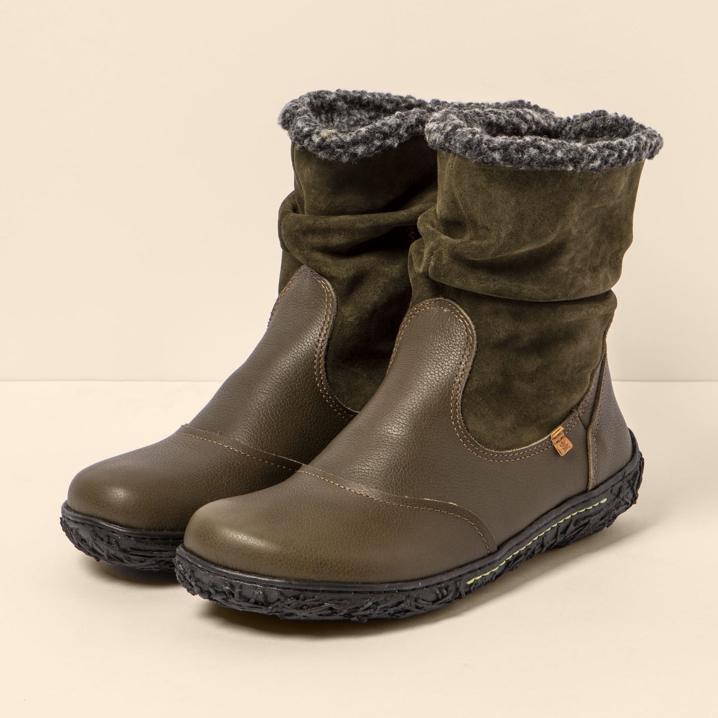 gid://shopify/Product/15700260258124_5