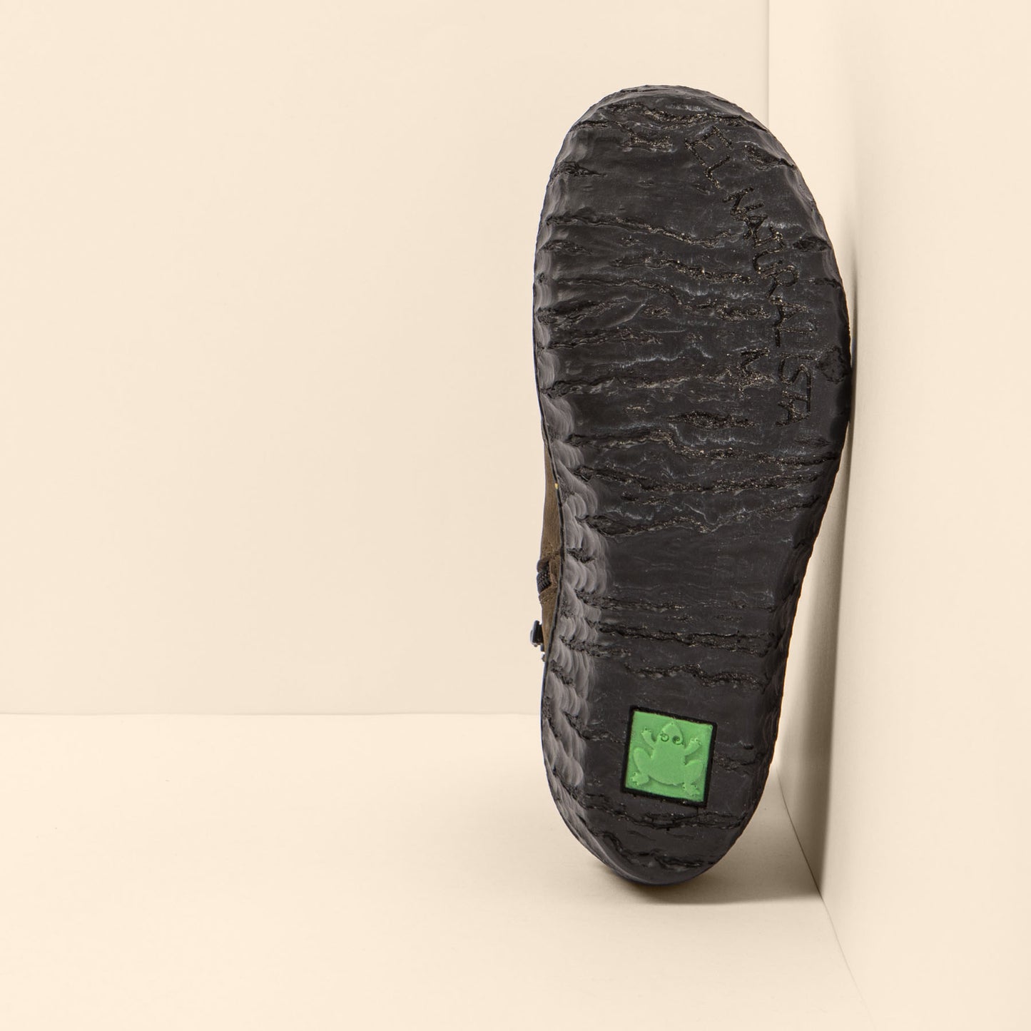 gid://shopify/Product/15699911573836_6