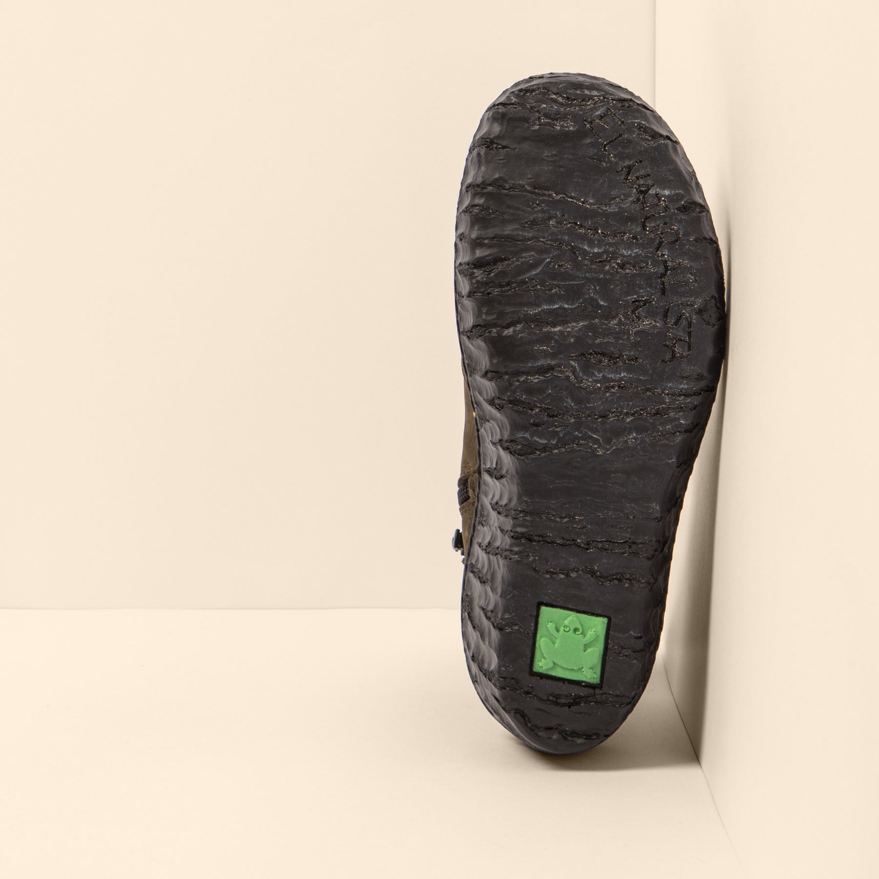 gid://shopify/Product/15699911573836_6