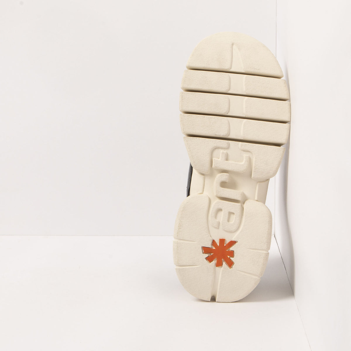 gid://shopify/Product/16171389845836_6