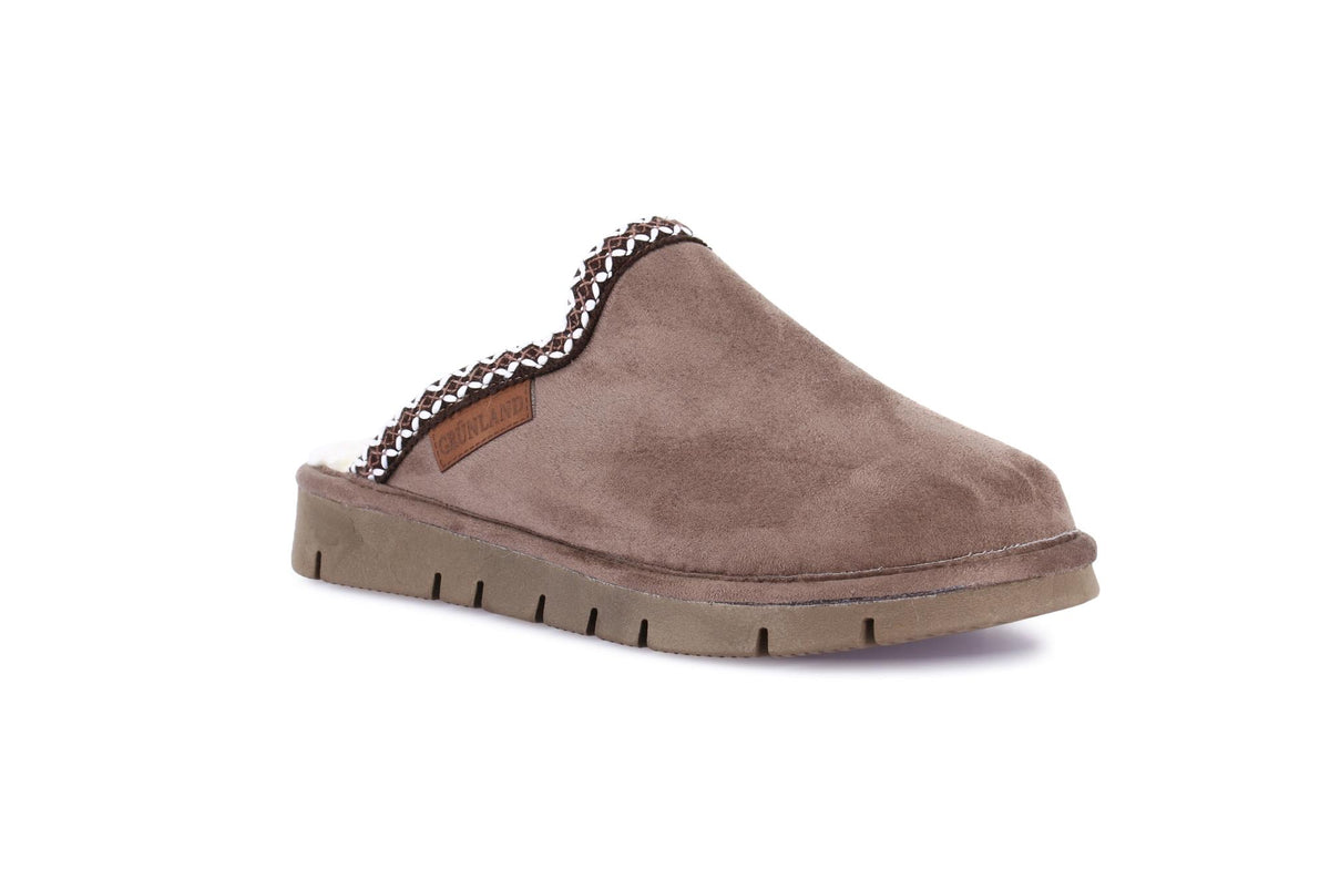 gid://shopify/Product/16106413752652_58821351178572