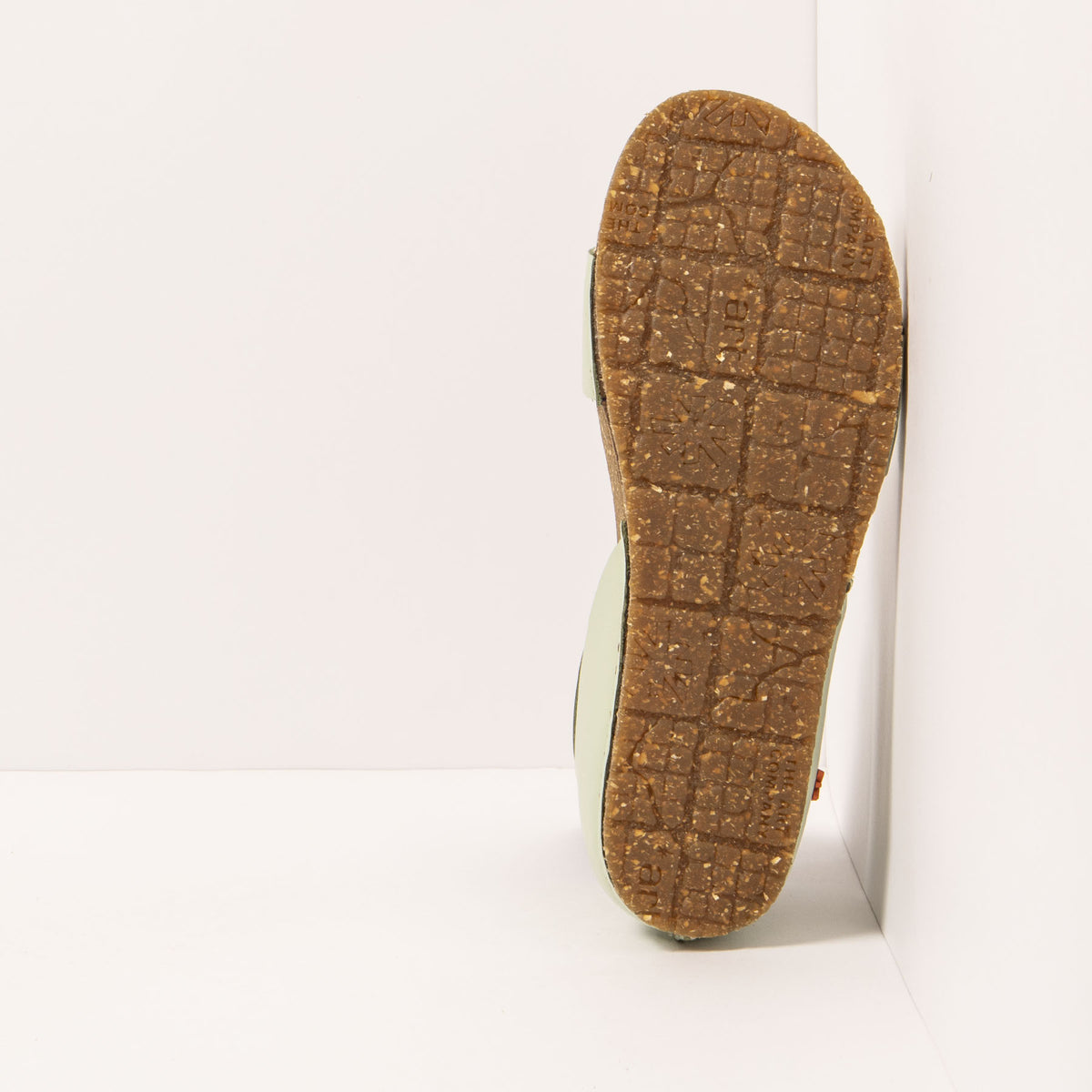 gid://shopify/Product/16171929829708_3