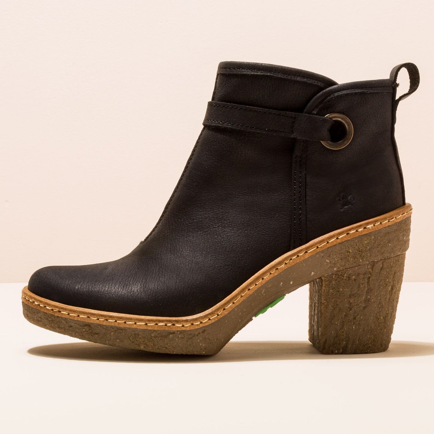 gid://shopify/Product/15699913048396_1