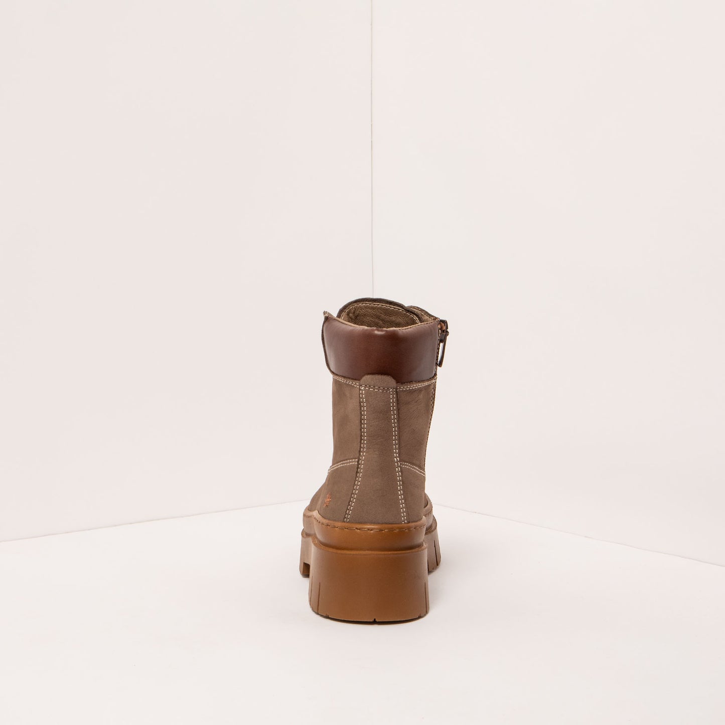 gid://shopify/Product/15694347534668_5