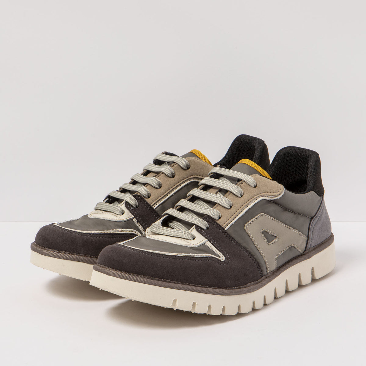 gid://shopify/Product/16171369333068_5