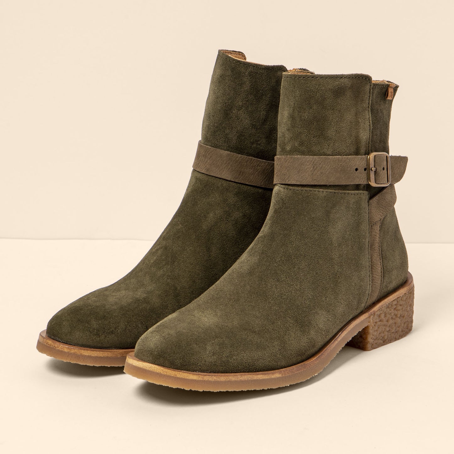gid://shopify/Product/15700159234380_5