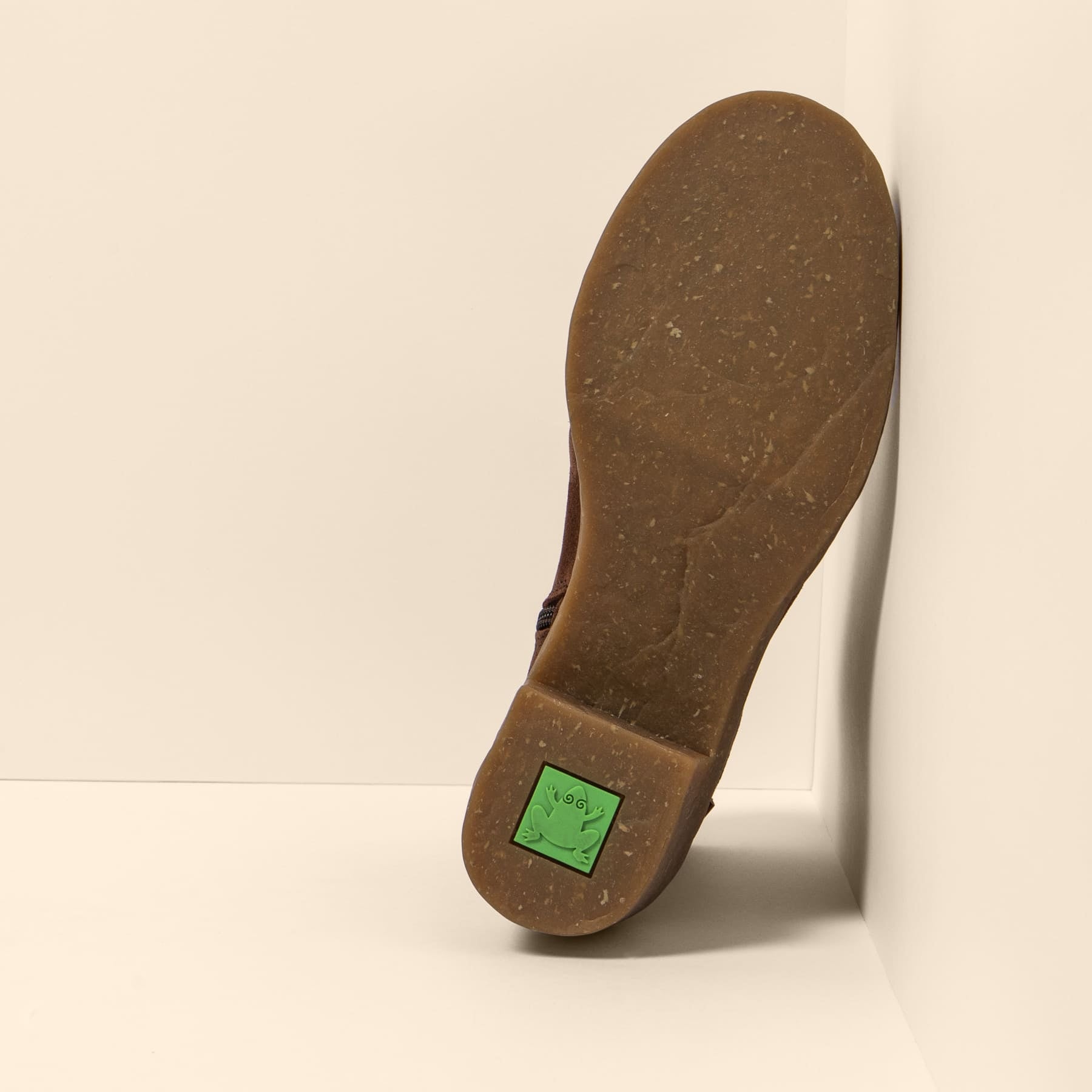 gid://shopify/Product/15700045070668_6