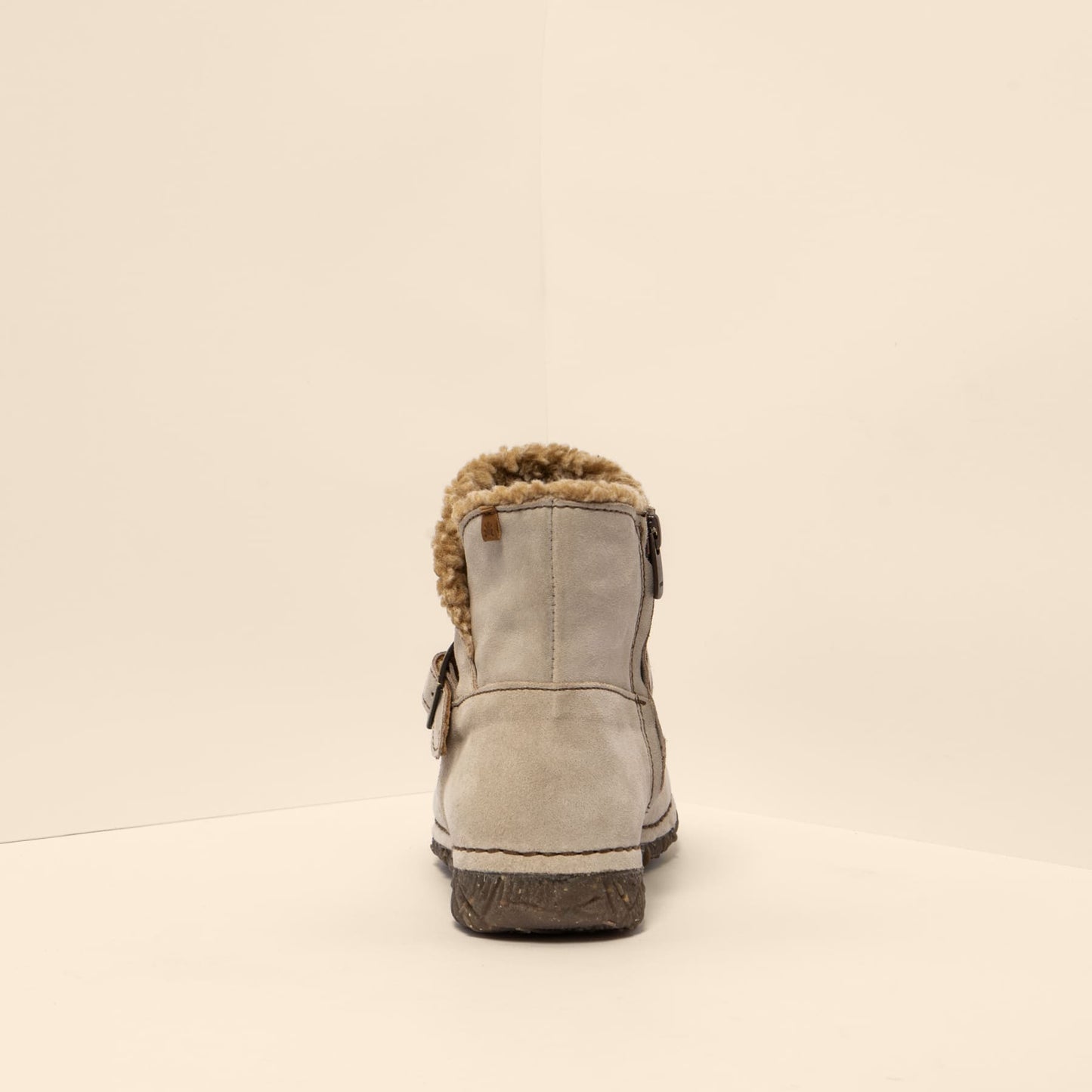 gid://shopify/Product/15700003651916_5