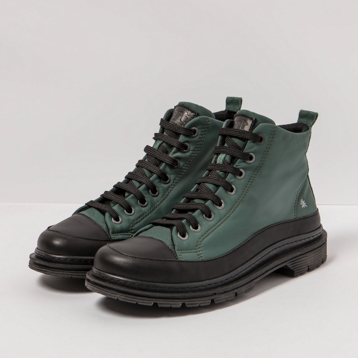 gid://shopify/Product/16171584684364_5