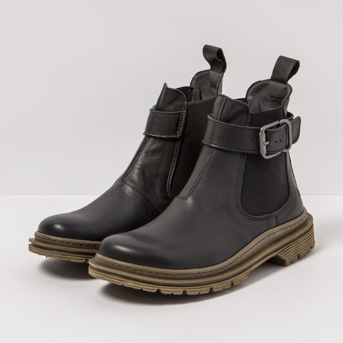 gid://shopify/Product/16171561419084_5