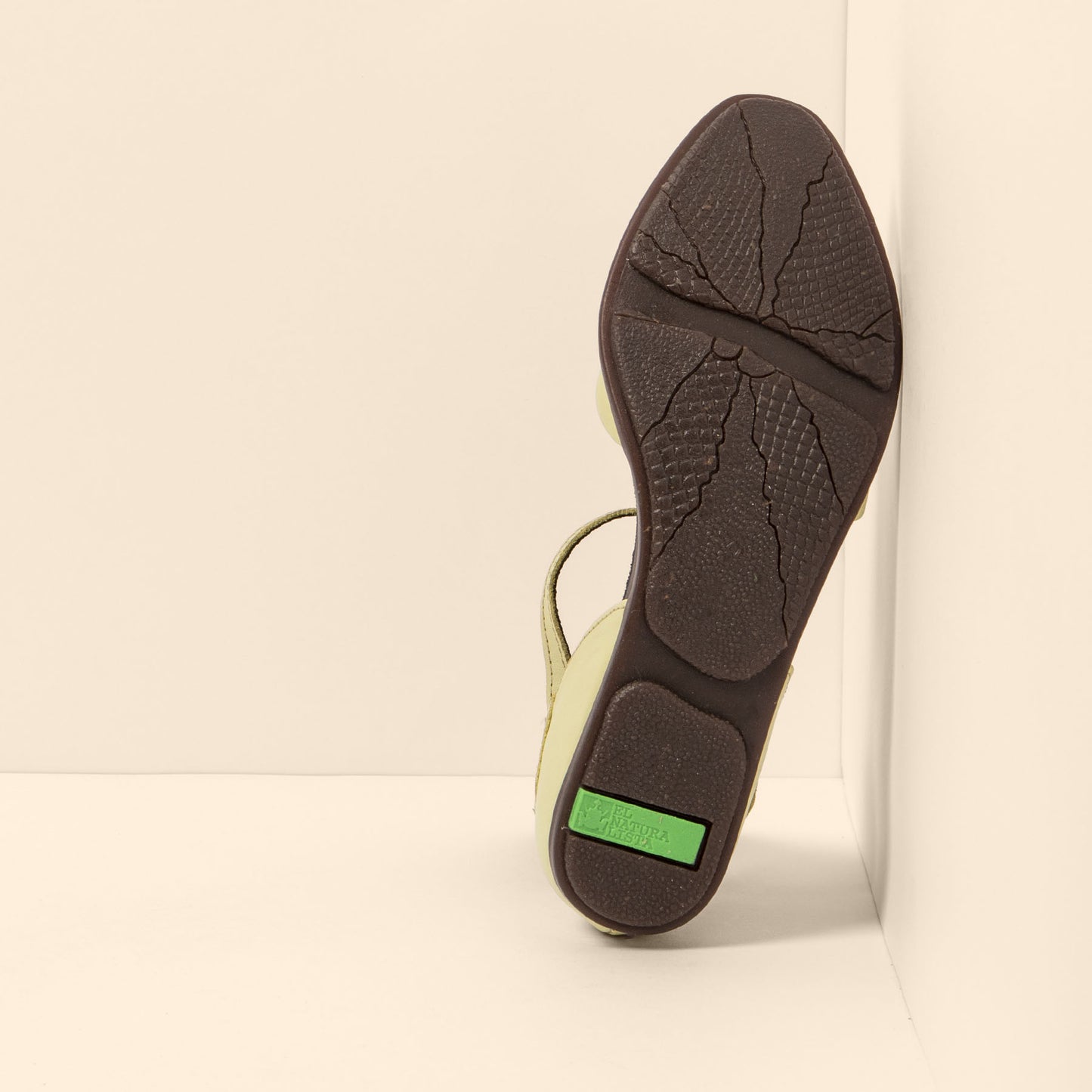 gid://shopify/Product/15700753350988_3