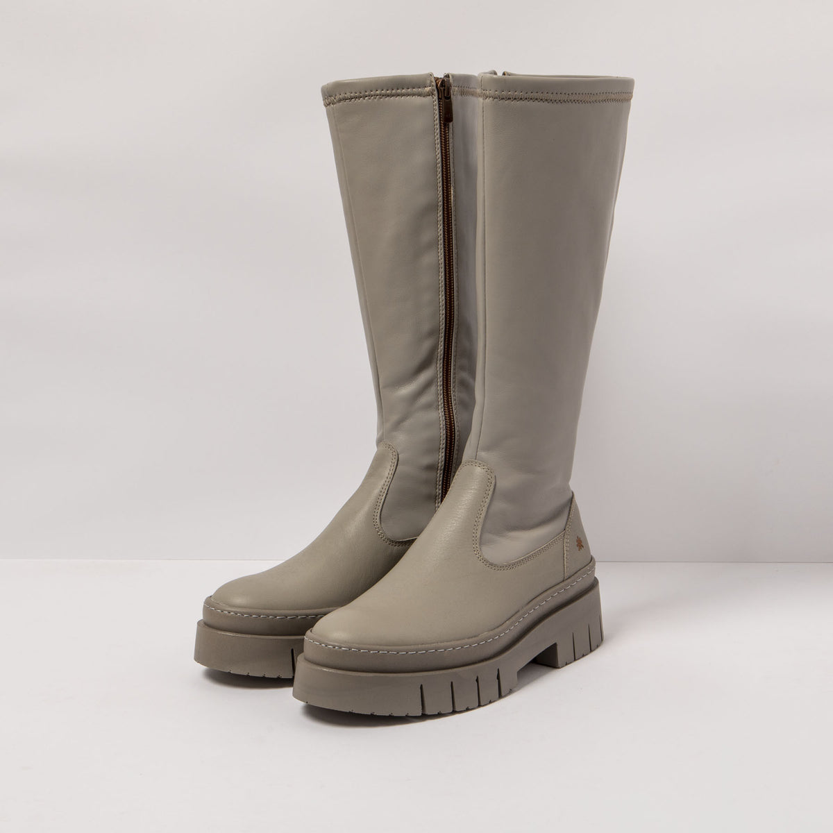 gid://shopify/Product/16171696554316_5