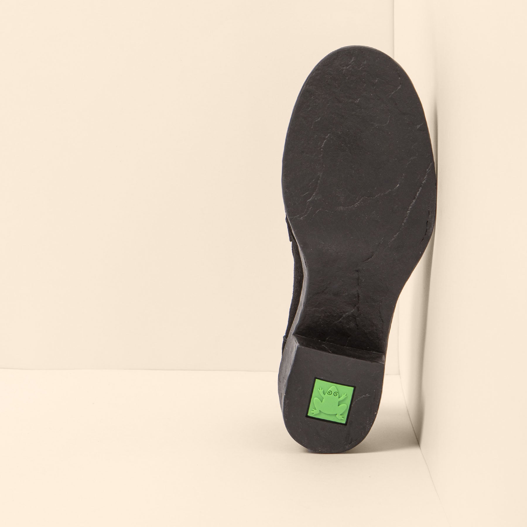 gid://shopify/Product/15700050510156_6