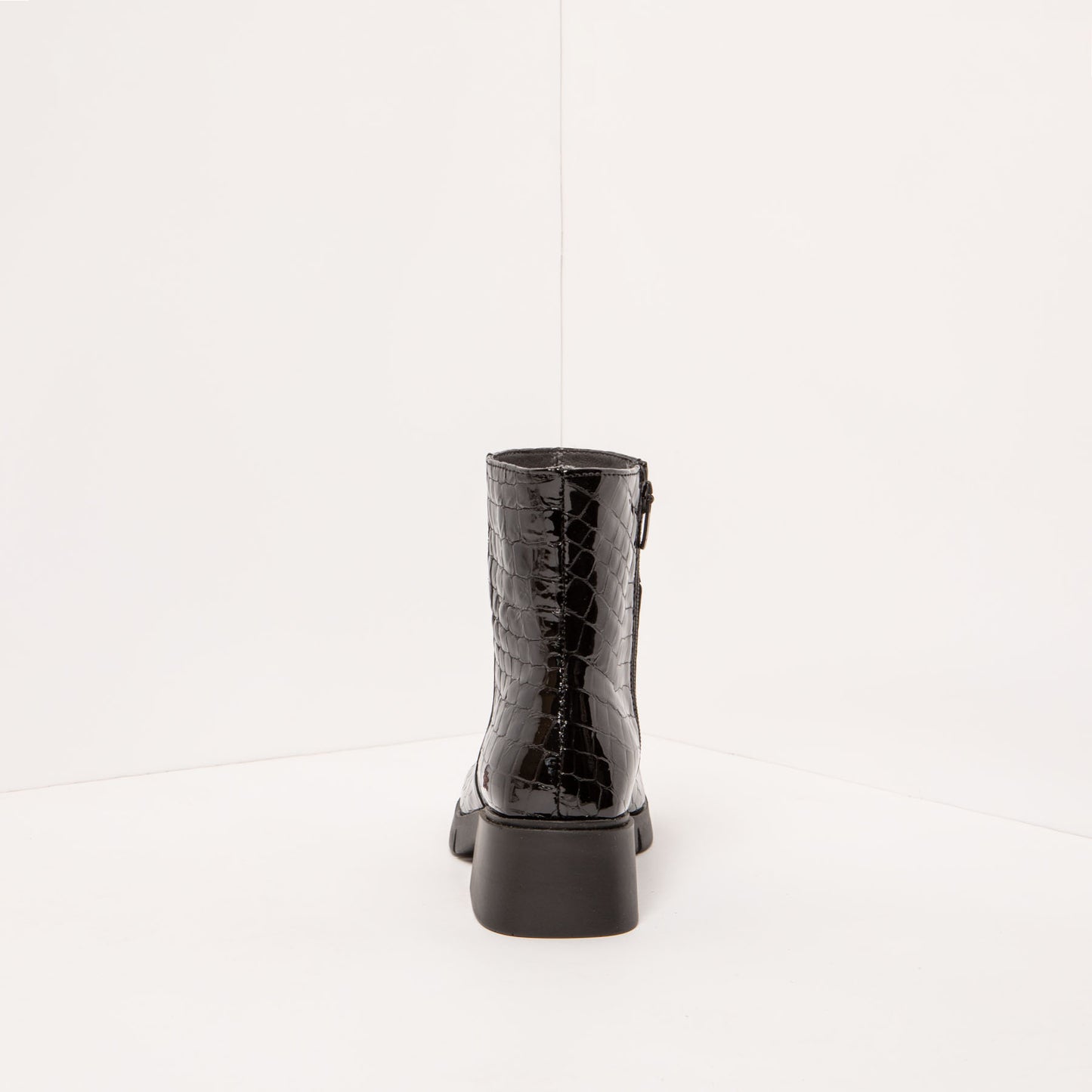 gid://shopify/Product/15693794804044_5