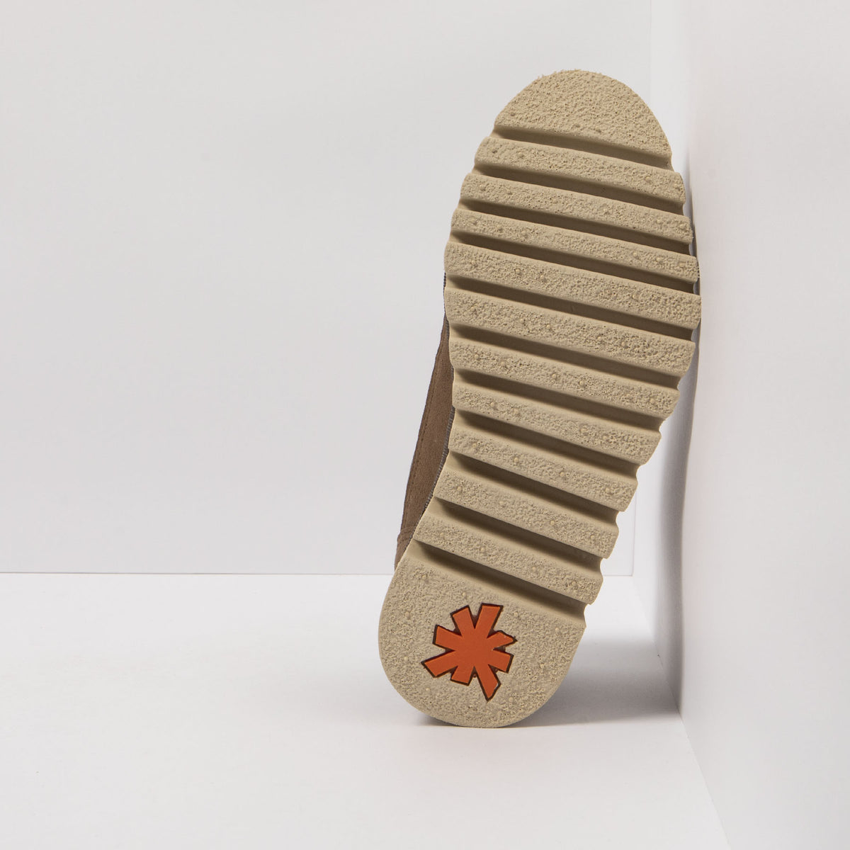 gid://shopify/Product/16171349311820_3
