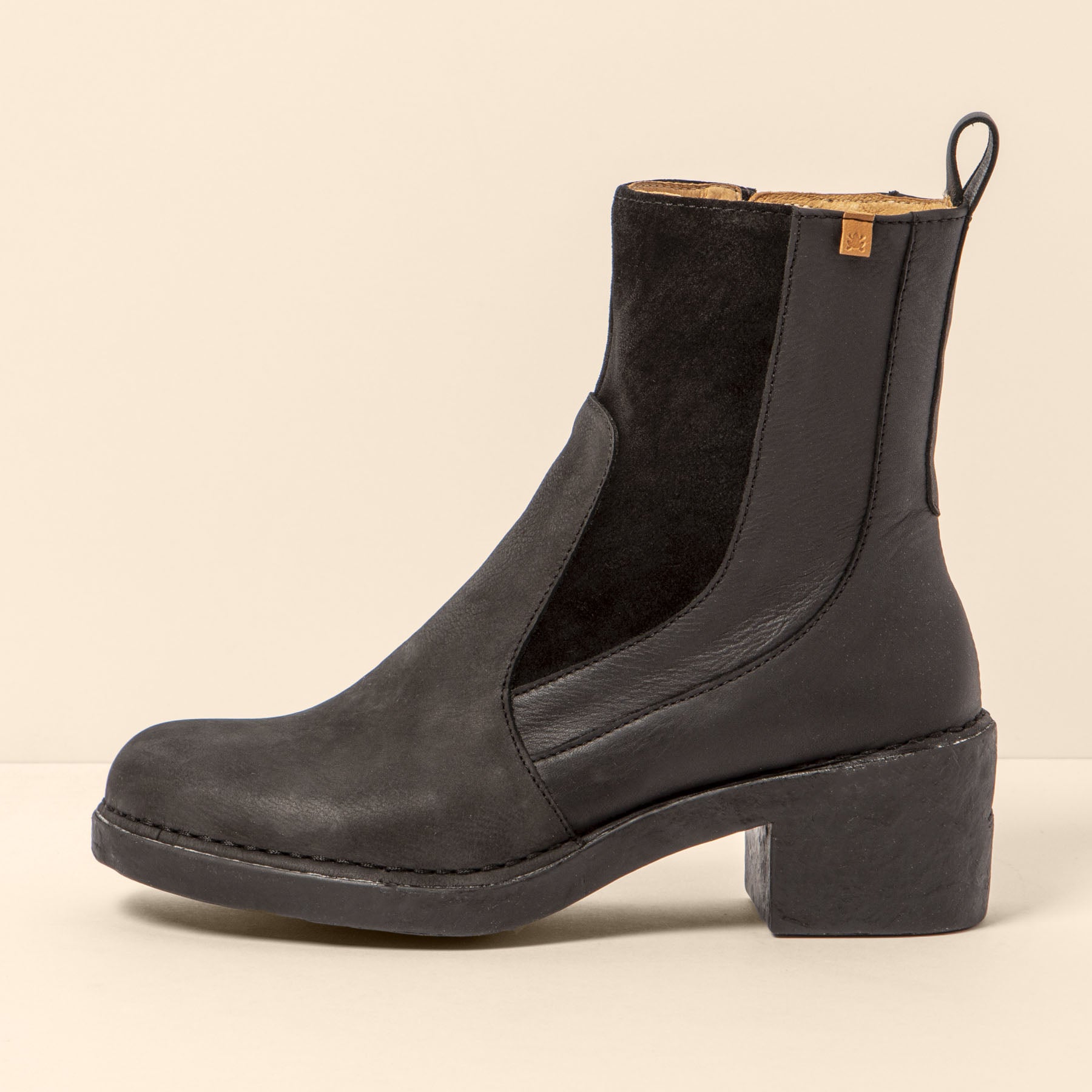 gid://shopify/Product/15700050673996_1
