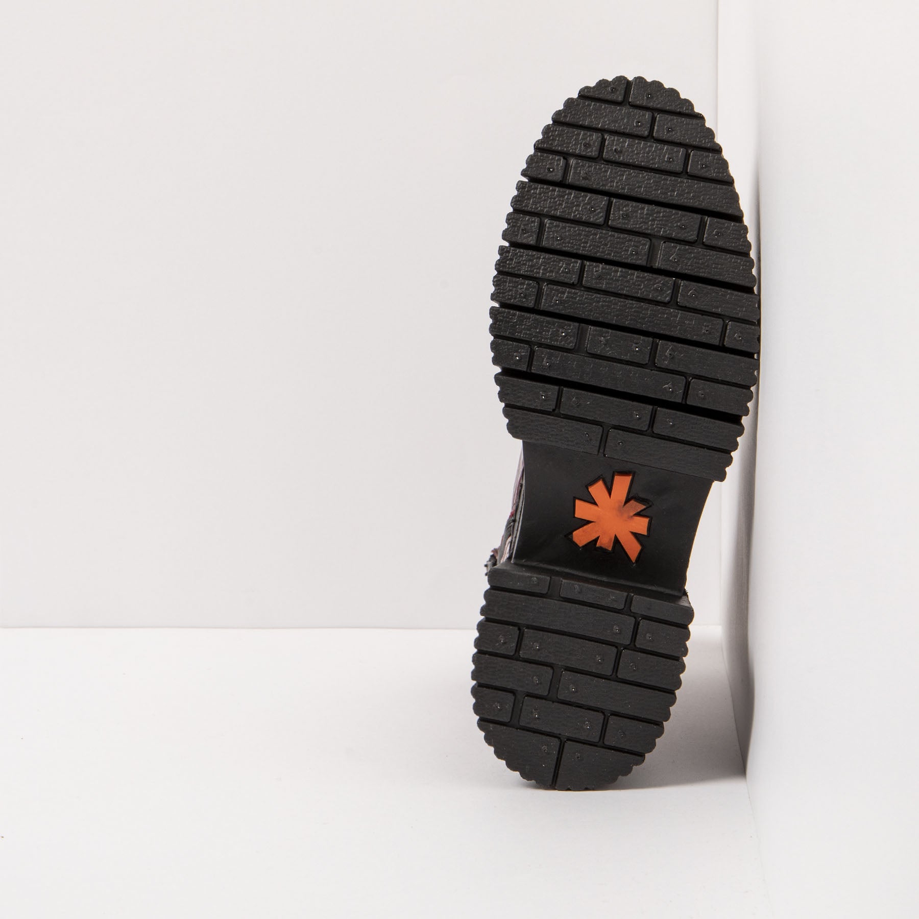 gid://shopify/Product/15785708683596_6