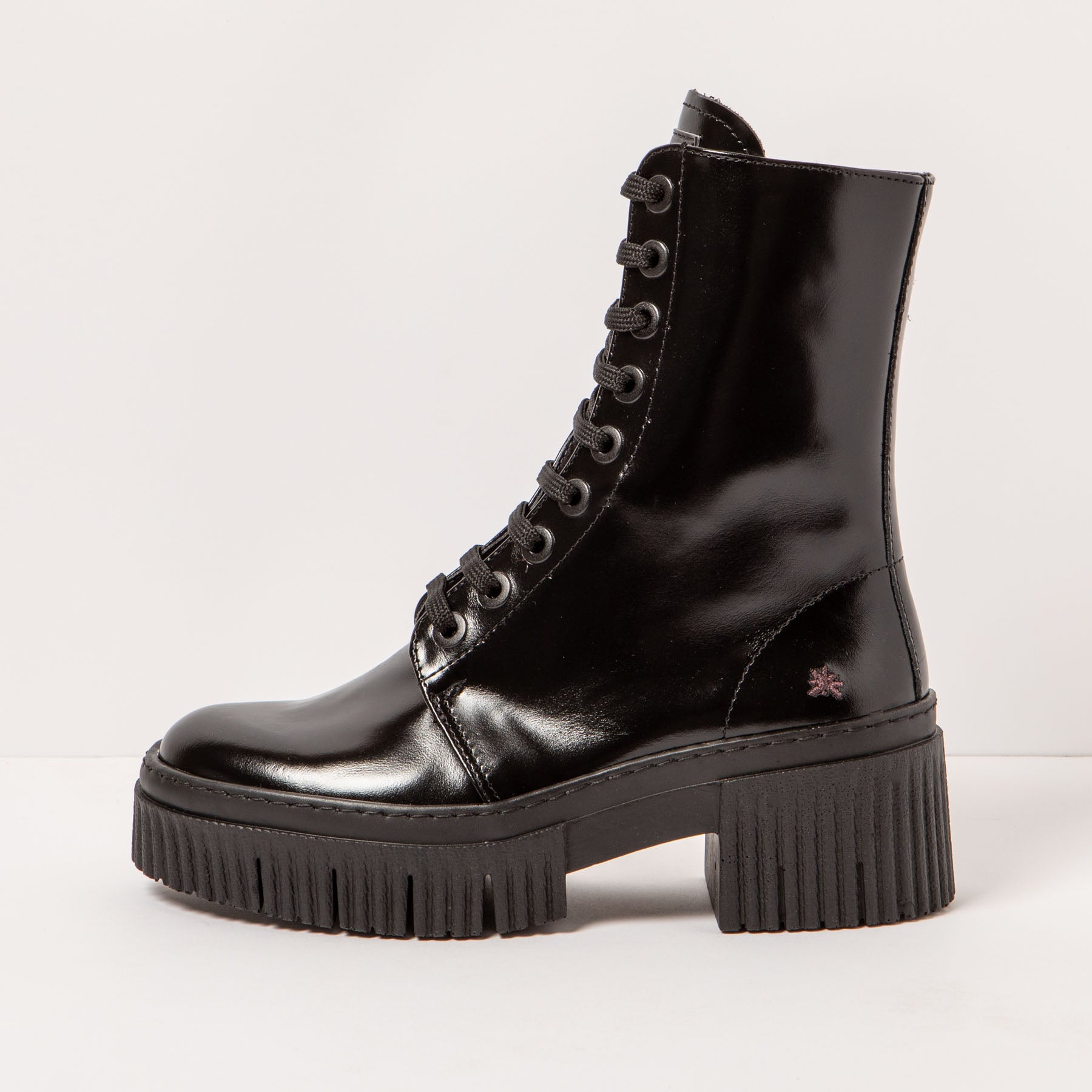 gid://shopify/Product/15693926760780_1