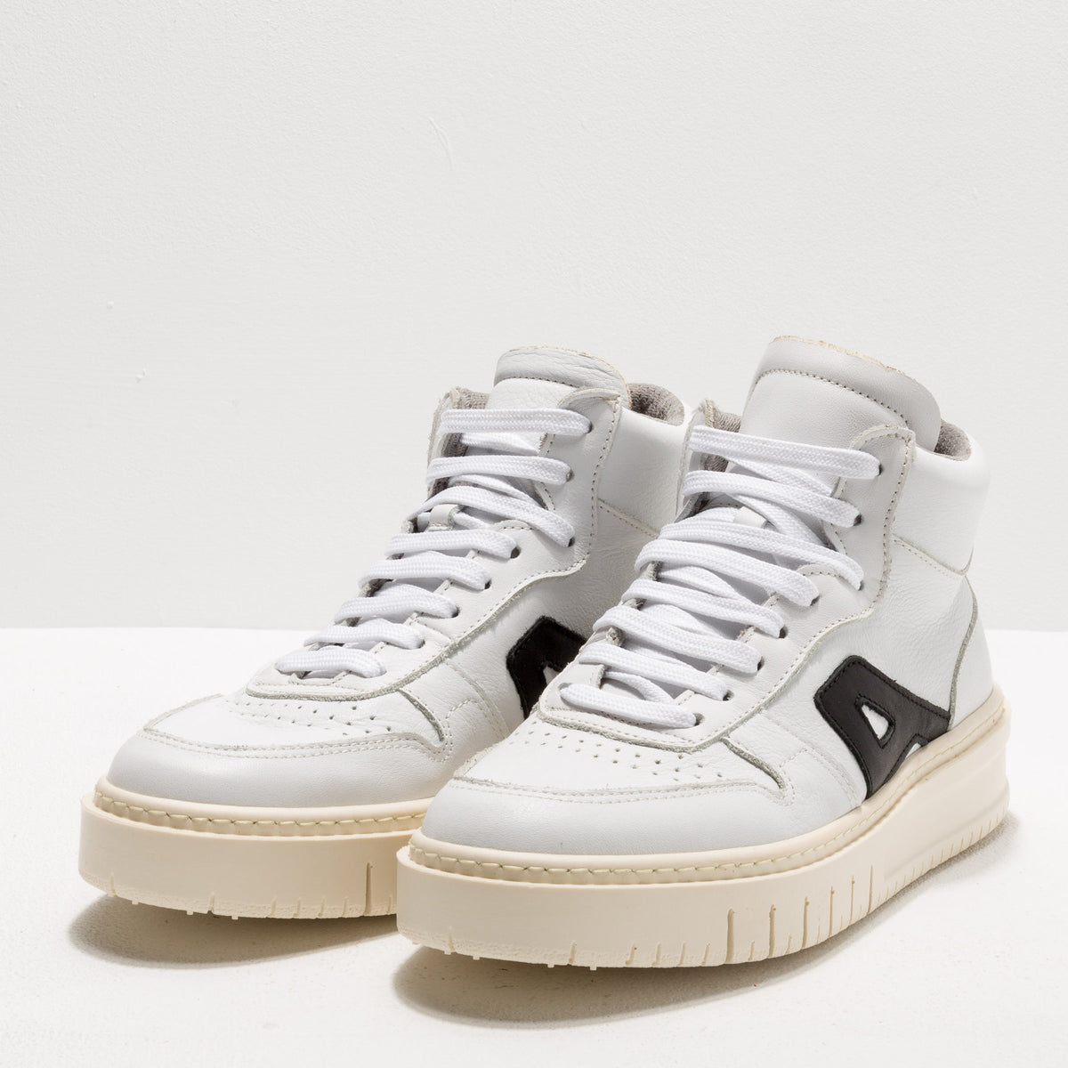 gid://shopify/Product/16171482972492_5